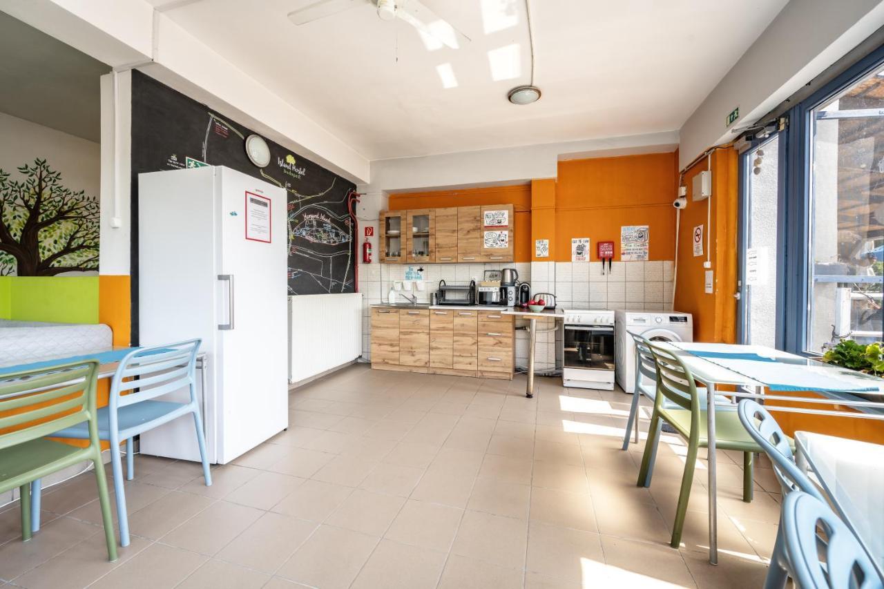 아일랜드 호스텔 부다페스트 외부 사진 The kitchen of the hostel